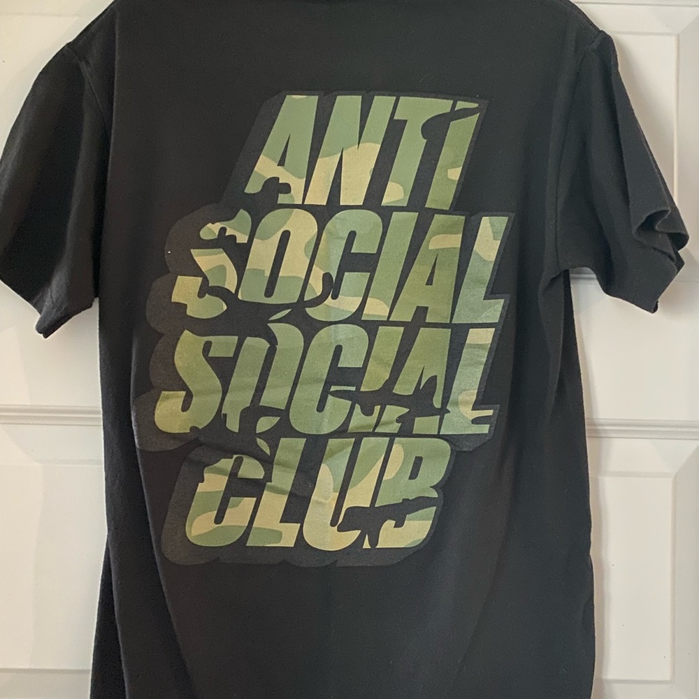 Anti social social club brand new with NO TAG tshirt w/camo writing Unisex Small